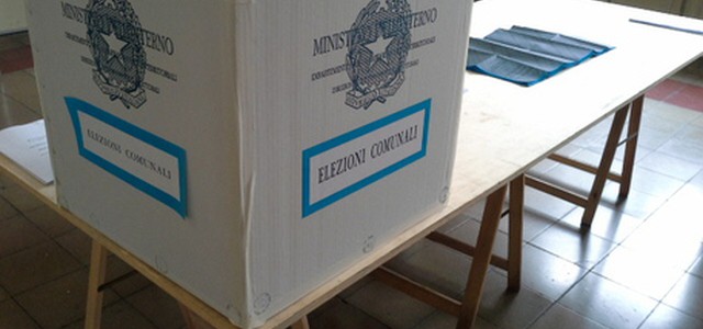 Comunali: proiezioni danno ballottaggio a Reggio e Crotone