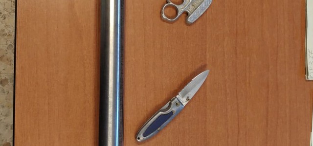 Sorpresi con tirapugni, coltello e tubo in ferro: denunciati due 44enni