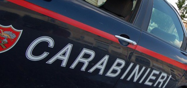 Aggredisce e picchia il padre costretto sulla sedia a rotelle, arrestato 40enne nel cosentino