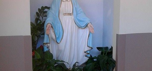 "Universo Minori" ha restaurato la statua della Madonnina del reparto di pediatria