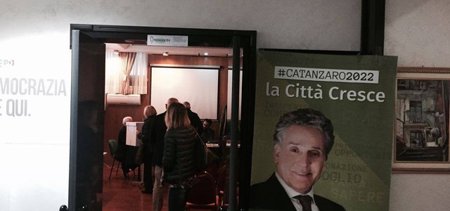 Primarie Pd, a Catanzaro vince Renzi: ora la volata per Ciconte sindaco