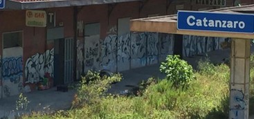 Degrado al Parco Romani e stazione Sala, Costanzo e Veraldi: inquilini abusivi ed abbandono