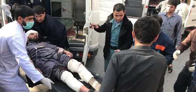 Kabul, 40 morti e 140 feriti per attacco kamikaze