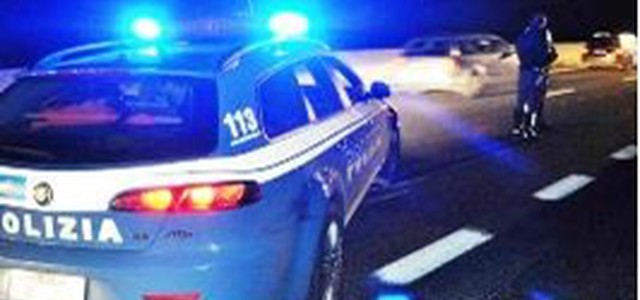 Controlli polizia sulla statale 106 catanzarese: sequestrate patenti 