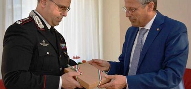 Saluti del Colonnello dei Carabinieri Fabio Ottaviani al Questore di Cosenza