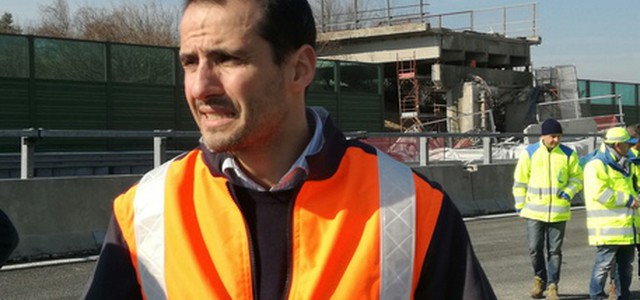 Crollo ponte, giù sostegni provvisori