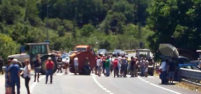 Protesta ad Accumoli, manifestanti bloccano per ore la Salaria