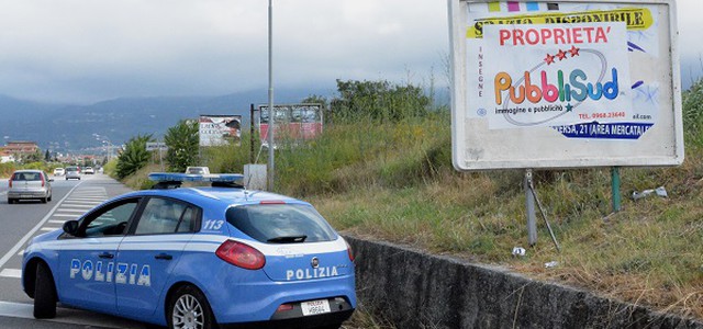 Tentata estorsione, lesioni e minacce al titolare di agenzia pubblicitaria. Arrestati