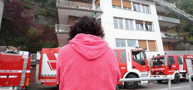 Fiamme in abitazione a Como: bimba muore, gravi tre bambini. Suicida il padre