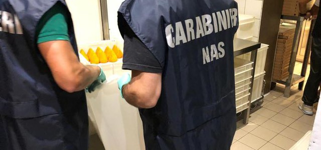 Carabinieri Nas sequestrano 40 chili di prodotti alimentari