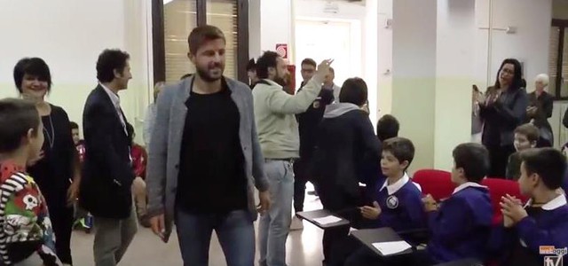 Il futuro del Catanzaro sono i bambini, giallorossi a scuola per sognare con i più piccoli (VIDEO)