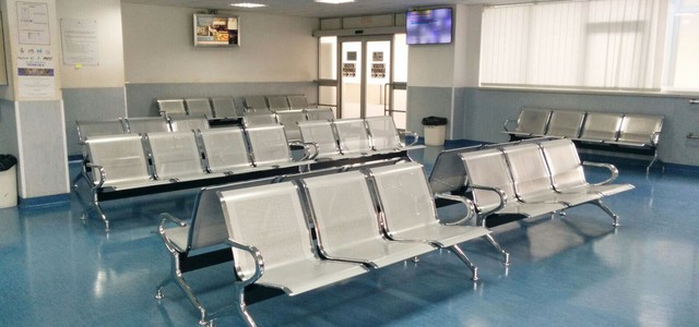 Migliorato il confort della sala d’attesa del Pronto Soccorso di Lamezia Terme