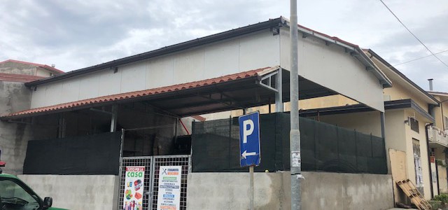 UN ALTRO ABUSO EDILIZIO SCOPERTO NEL CENTRO DI LE CASTELLA, DEFERITO UN UOMO