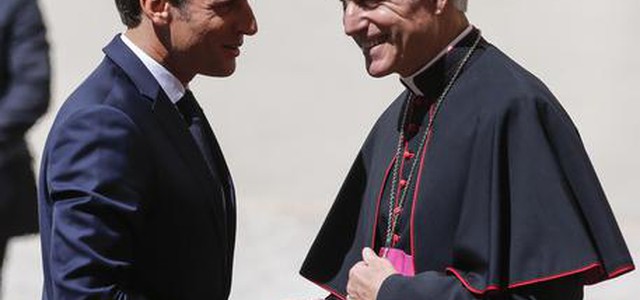 Macron dal Papa, cerca una sponda sui migranti