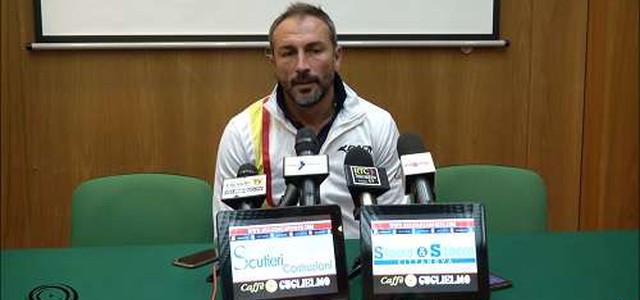 Catanzaro-Reggina, Dionigi: "Con queste prestazioni abbiamo vanificato due mesi di lavoro" (VIDEO)