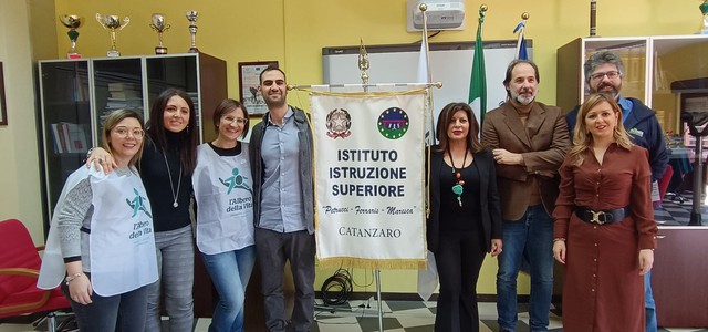 Contrastare la povertà educativa attraverso una sinergia pubblico-privata che valorizza competenze e relazioni, presentato il progetto “V.E.L. vettori educativi per il lifelong learning”