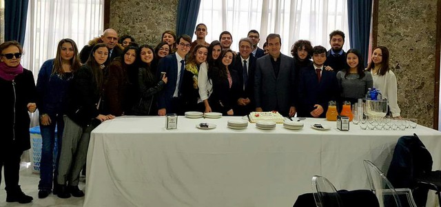 Studenti attori del Telesio dal sindaco