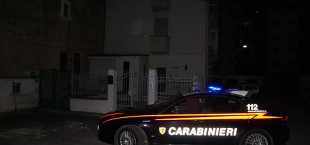 A spasso con un'ascia, denunciato