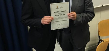 Oliverio ha premiato a Milano sei Ambasciatori della Calabria nel mondo
