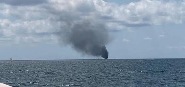 In fiamme barcone, 6 migranti dispersi in mare