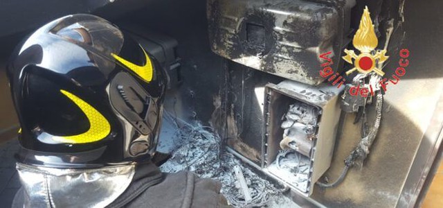 Impianto fotovoltaico prende fuoco nel Catanzarese