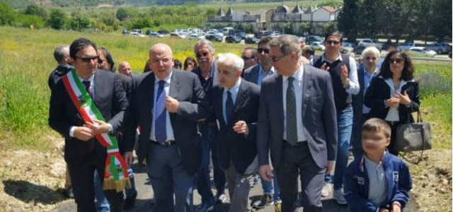 Delegazione di studenti francesi del Progetto Erasmus Plus a Tarsia per il Cimitero dei Migranti