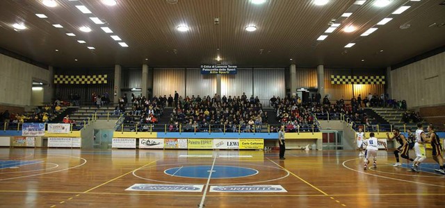 Basket, Lamezia vola in vetta