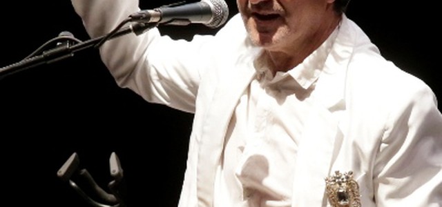 Il Politeama si trasforma in piazza: il concerto di Bregovic entusiasma il pubblico (VIDEO)
