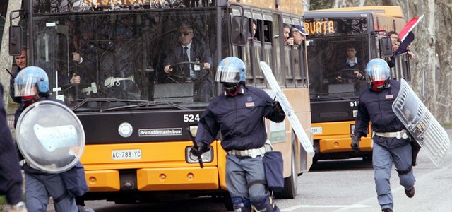 Danni su autobus, a giudizio 37 tifosi del Catanzaro