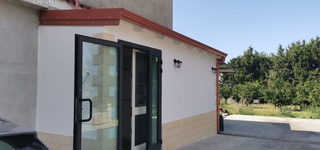 Abuso edilizio e sequestro di derrate mal conservate, denunciato imprenditore