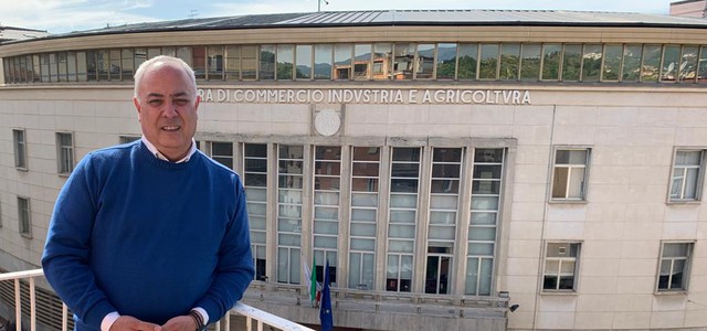 Algeri (Confcommercio Calabria): "Ancora una volta la politica dà un cattivo esempio. Si proceda immediatamente ad abrogare la legge regionale sui vitalizi"