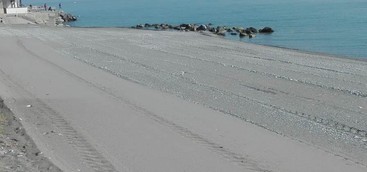 CROSIA: MAGGIO, SPIAGGE PULITE E PRONTE PER I BAGNANTI  