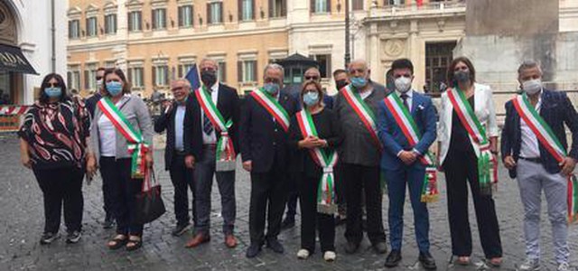 Sit in sindaci calabresi a Palazzo Chigi,colmare gap regione