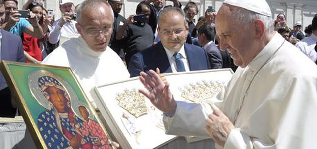 Papa, da profeti sventura danni a Chiesa