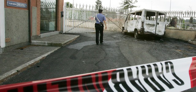 Incendiato furgone ad imprenditore