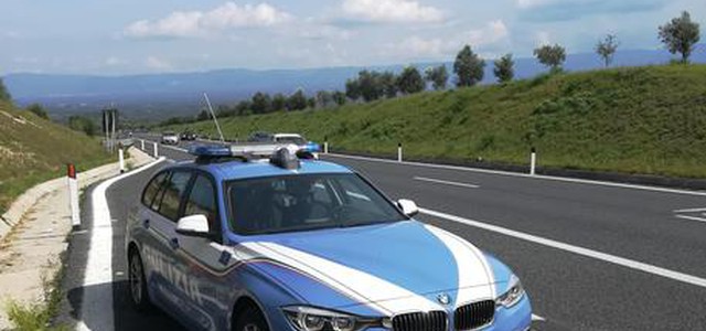 In auto con un chilo cocaina, arrestato