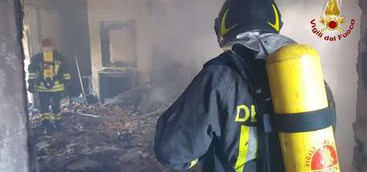 In fiamme noto ristorante a Catanzaro, trovata bottiglia incendiaria