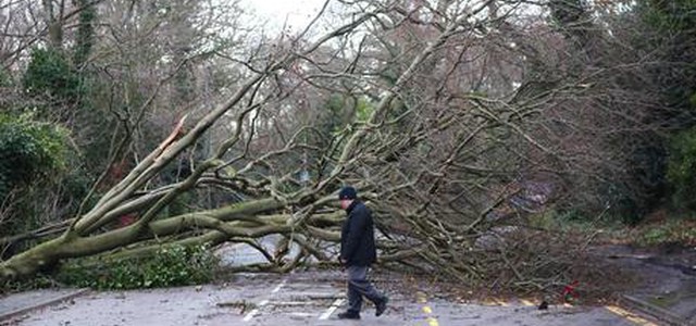 Tempesta Eleanor, 1 morto e 15 feriti