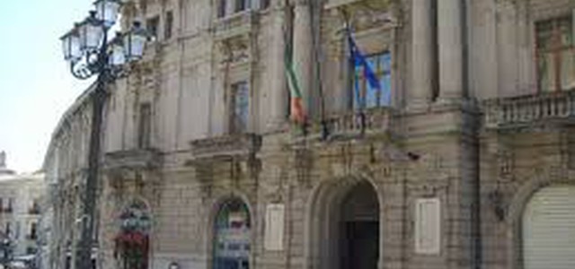 Enzo Bruno risponde ad Abramo: "finanziamento ristrutturazione Prefettura, frutto della nostra azione amministrativa"