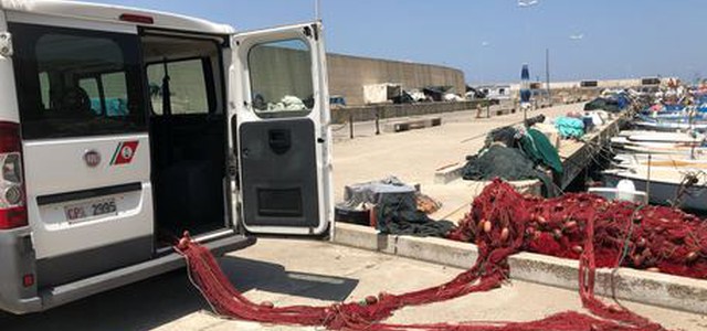Sequestrate reti e attrezzi da pesca