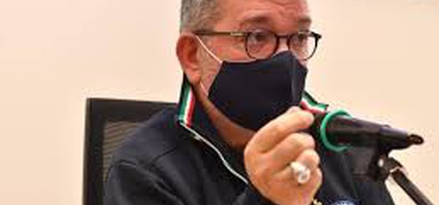 Chiusura scuole, ricorsi pronti e ordinanza a rischio. Una tarantella tutta calabra.