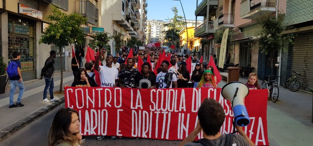 Alternanza, protestano oltre 600 studenti provenienti da Cosenza e provincia