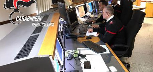 Tentano rubare auto, arrestati
