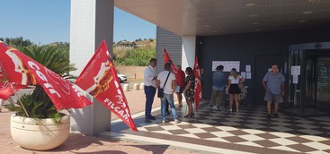 Dipendenti in sciopero al Centro Convenienza - non recepiscono lo stipendio da giugno