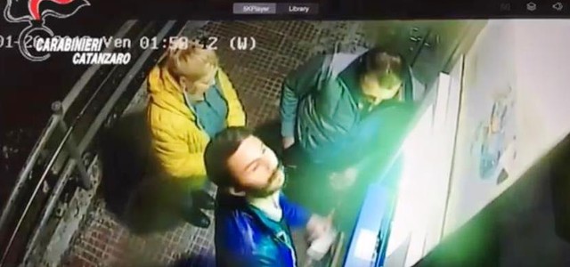 Una banda rapina appartamento, sei arresti nel Catanzarese (VIDEO)