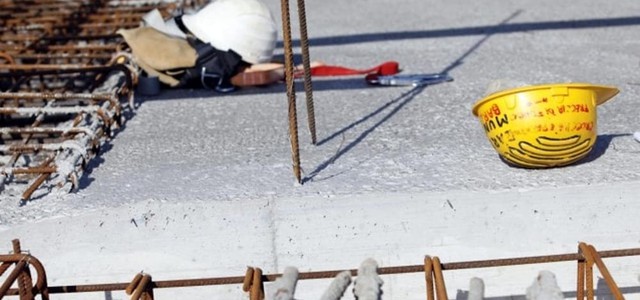 Incidente sul lavoro, giovane operaio in gravi condizioni a Cosenza