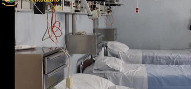 Falsi ricoveri:interdetto per 3 mesi dirigente Asp Catanzaro