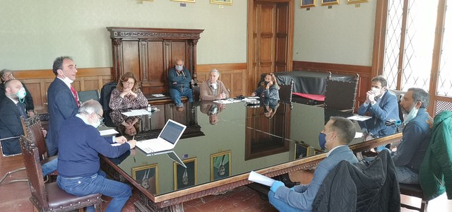 PROSEGUE IL TAVOLO DI LAVORO TRA ABRAMO, SCULCO, LE ASSOCIAZIONI DI CATEGORIA E SINDACATI - SARA’ PRESENTATA ALLA REGIONE IN TEMPI STRETTI UNA RICHIESTA UNITARIA”