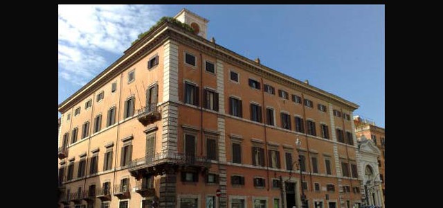 I TESSUTI CELESTINO SFILANO A ROMA