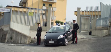 PERSEGUITA LA EX COMPAGNA ARRIVANDO A BRUCIARLE L’AUTOVETTURA: ARRESTATO DAI CARABINIERI.